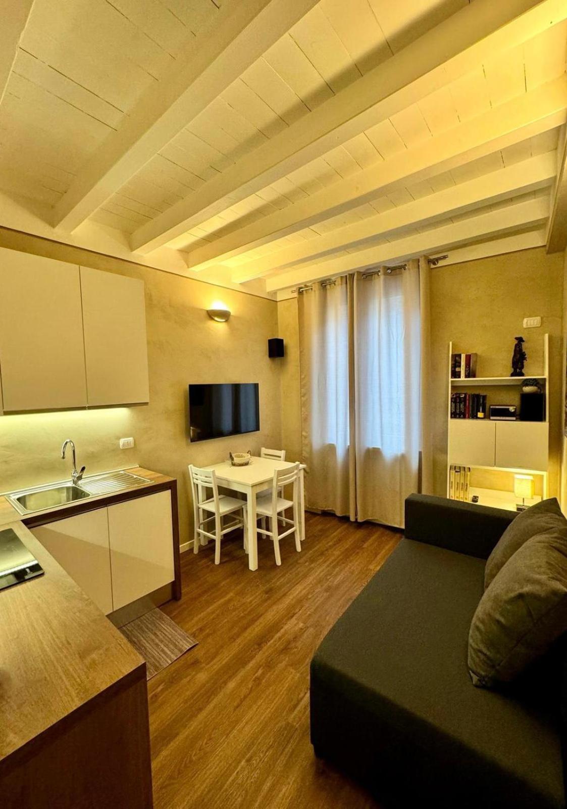 Costhouse *