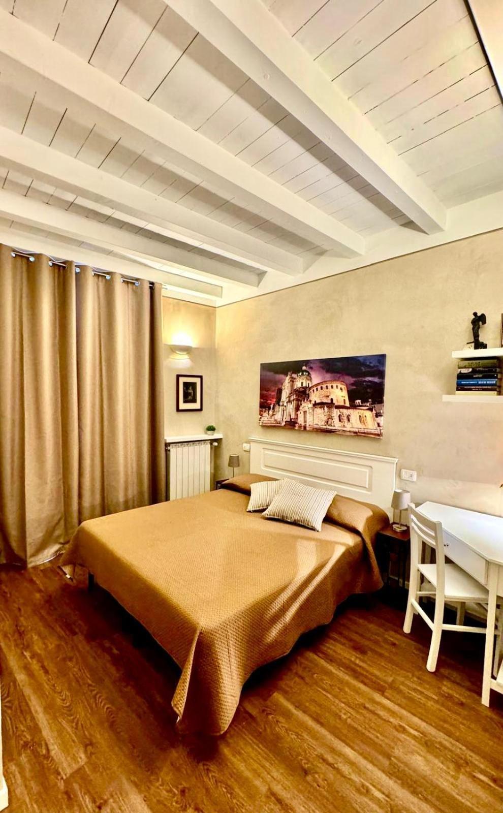 Costhouse * Brescia